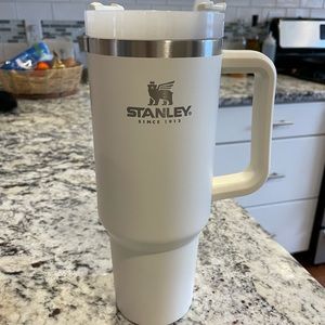 NWOT Stanley 40oz Tumbler - Cream Color